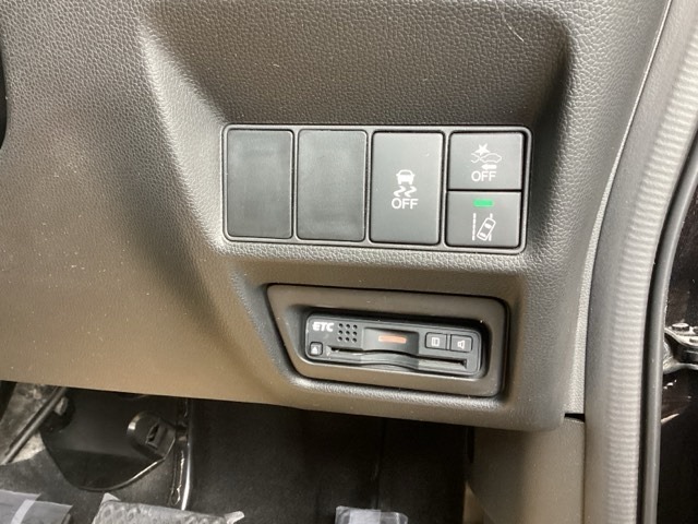 ETC付いてます。ETCが使用可能な道路通行料はキャッシュレスでスマートに走行できます。再セットアップして納車致します。