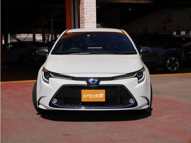 ■車体色：プラチナホワイトパールマイカ
