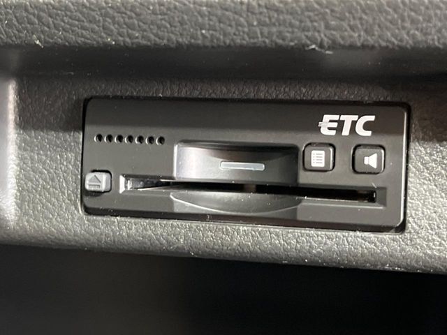 【ETC】高速道路の料金所をストレスなく通過！話題のスポットやサービスエリアに多い「スマートIC」利用時は必須のアイテムです。当店でセットアップを実施、ご納車当日からすぐにご利用いただけます！