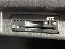 【ETC】高速道路の料金所をストレスなく通過！話題のスポットやサービスエリアに多い「スマートIC」利用時は必須のアイテムです。当店でセットアップを実施、ご納車当日からすぐにご利用いただけます！
