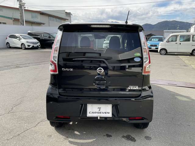 お求めの車が店頭にない場合でもまずはご相談ください。ご納得いただくまでじっくりお話ししてステキなお車が見つかるようにお手伝いさせていただきます。