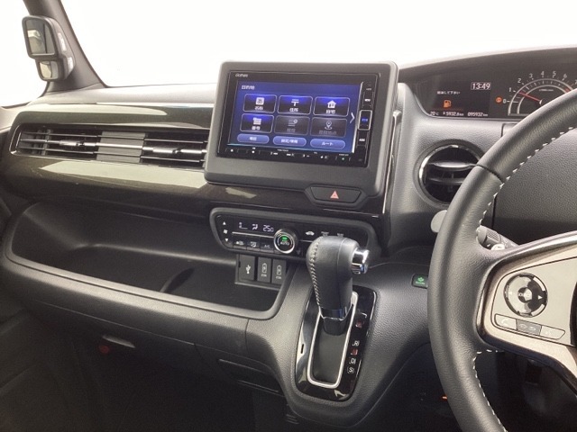 Honda認定中古車 U-Selectは3つの安心をお約束します。■Honda車のプロが整備した安心■第三者機関がチェックした安心■購入後もHondaが保証する安心