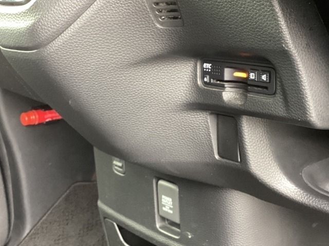 ETC付いてます。ETCが使用可能な道路通行料はキャッシュレスでスマートに走行できます。再セットアップして納車致します