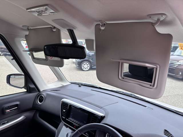 【　バックミラー　】ドラレコ付きの社外品を取り付けることも可能です！最近はやりのデジタルルームミラーも気になる方は是非一度ご相談を！！