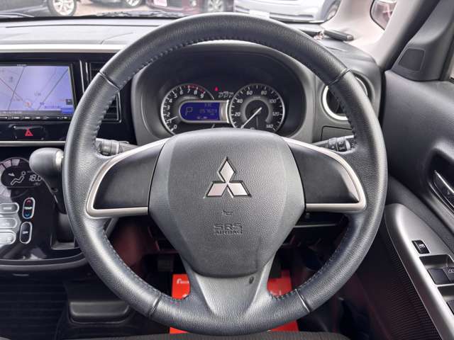 【　ステアリング　】運転席周りに大きな傷、汚れ、へたりなどなく良質な状態です！