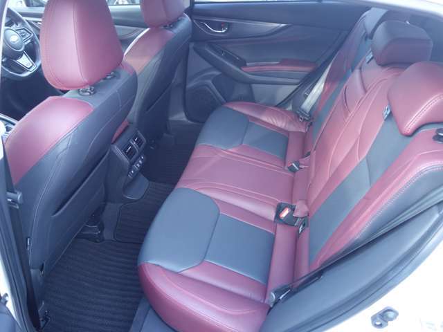 専門業者の車内クリーニング施工！とっても綺麗に！落ち着いた内装でドライブも楽しくできますね！