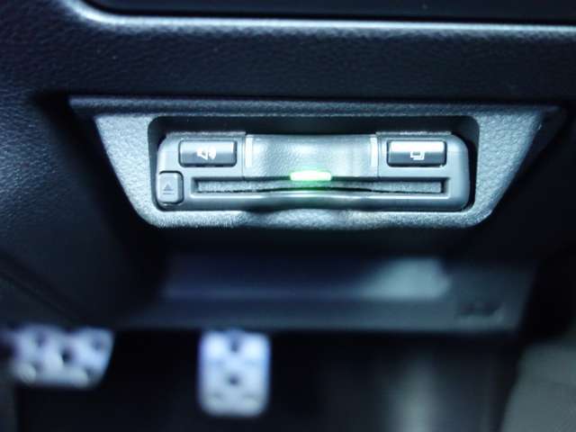 ビルトインETC2.0装備！わずらわしい高速料金所はノンストップ！割引も見逃せません！必須のアイテムです！