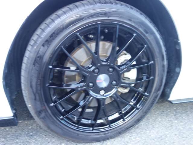 ENKEI18インチアルミホイール！タイヤの溝は6分山はあります！サイズは225/45R18です！★（純正18インチAWにスタッドレス付が車内積みであります！）
