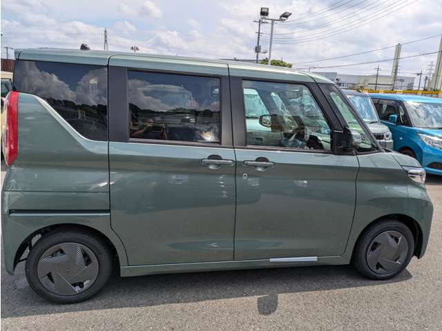 ☆当店商品の特徴☆　登録がされているお車で走行距離は10キロほどで誰も乗っていない車です！展示車はキズが付いてしまう場合もあるので直接ご確認くださいませ。