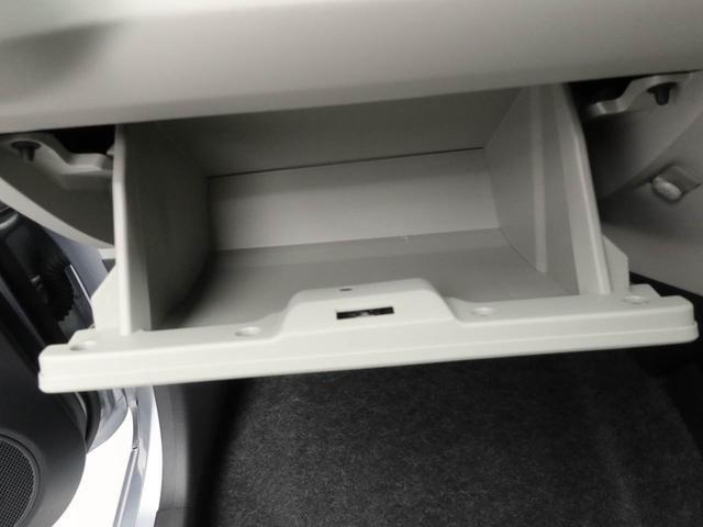 収納スペースもたくさんついてます！お好きなCDなど、いろいろな物が入れれます！！