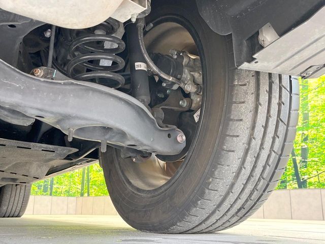 お車を安心してお乗りいただく為には、足回りの定期点検が欠かせません。サービスサポート（有償保証）では無料点検もご提供しており、安心のカーライフをお過ごしいただけるサポート体制が整っています。