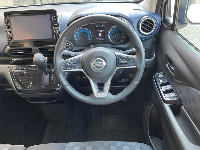 ハンドルの状態が悪いと運転に集中できませんよね。こちらの車、お気軽にお問い合わせください。