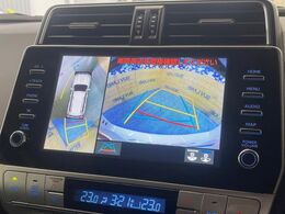 【パノラミックビューモニター】専用のカメラにより、上から見下ろしたような視点で360度クルマの周囲を確認することができます☆死角部分も確認しやすく、狭い場所での切り返しや駐車もスムーズに行えます。