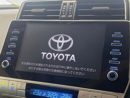 【9インチ　ディスプレイオーディオ】大画面ディスプレイへお持ちのスマートフォンと連携して、ナビやbluetoothでの音楽再生が可能です♪デザインはもちろん操作性も良好！別途ナビ機能の取付可能です♪