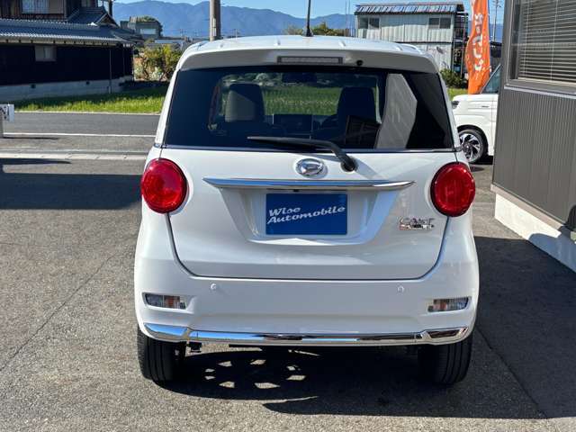 バックカメラ　プライバシーガラス