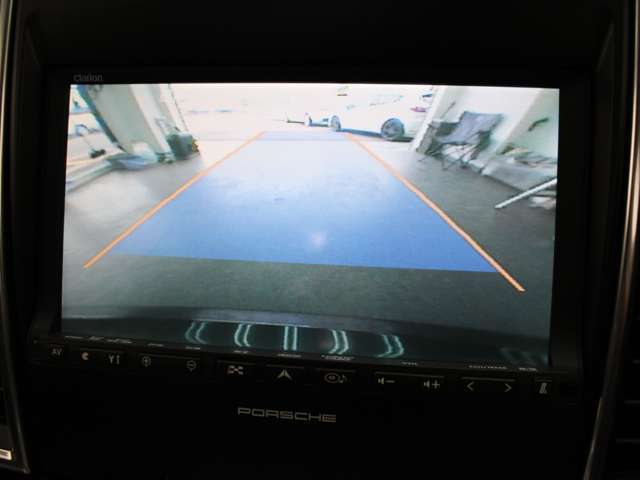 コーナーセンサー付きバックカメラもございます！安心して後退して頂けます。駐車時等に非常に便利な機能です。