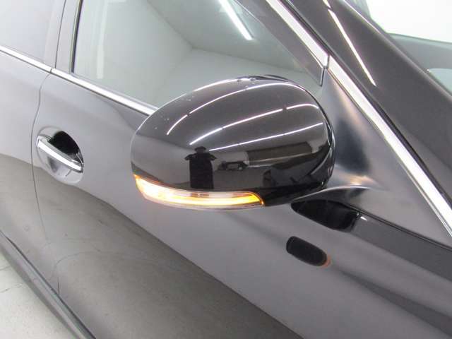 セーフティセンスPKG・衝突回避支援・全車速追従機能・車線逸脱制御機能・オートハイビーム・SDナビ・バックカメラ・地デジ・ブルートゥース・DVD再生・ETC・ドラレコ等、装備多彩な後期型250G！