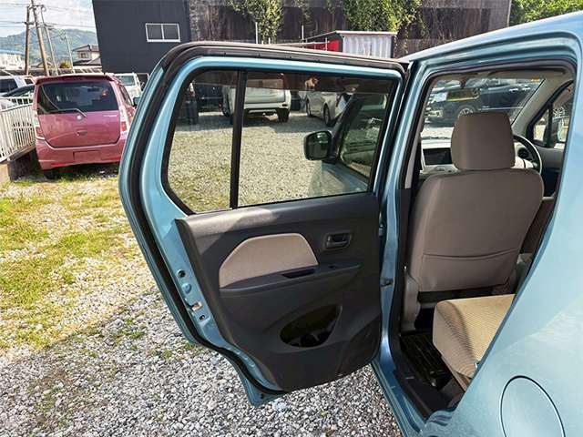 お求め安い格安車輌を中心に、在庫にないお車もご相談いただければご予算にあわせた納得の1台をお探しします。新車・中古車販売はもちろん車検・板金・一般修理など、お車の事なら何でもお気軽にご相談ください。