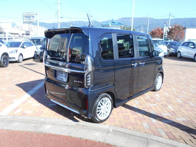 助手席スーパースライドシート　純正メモリナビ　Bluetooth　フルセグTV　バックカメラ　シートヒーター　両側パワースライドドア　ETC　パドルシフト　オートリトラミラー　シートバックテーブル