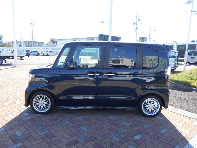 ご納車の後のお手入れが楽♪なボディーコーティングや、ガラスコーティング、下回り塩害防錆塗装などもご用意しております★お気軽にご相談下さい