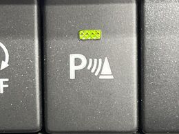 【クリアランスソナー】バンパーに付いたセンサーが障害物を検知！一定の距離に近づくとアラートで教えてくれます♪狭い駐車スペースや車庫入れ時も安心ですね☆