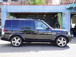 当社のランドローバーは全国どこでも無料保証付きの車両でございます。