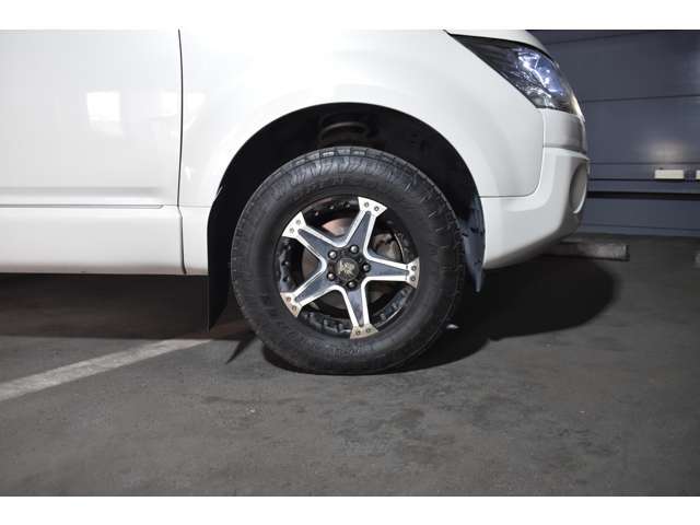 車両の状態、見積もり金額など気になる点ご質問等ございましたらお気軽にメール、ご連絡下さい。細かくご説明致します☆気になるお車が有れば乗り比べしてみて下さい！当店は全車試乗可能となっております♪