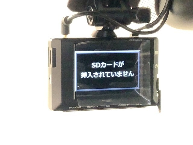 万が一の事故のときもドライブレコーダーがあると安心です。ご利用になる場合は個人情報保護の観点より新品の対応SDカードをお求め下さい。