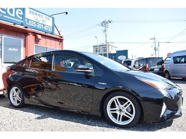 プリウス Toyota Prius Family Sales Figures | GCBC