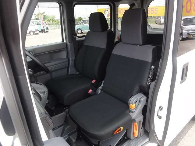 現在お乗りのお車の下取り、買取も大歓迎です♪