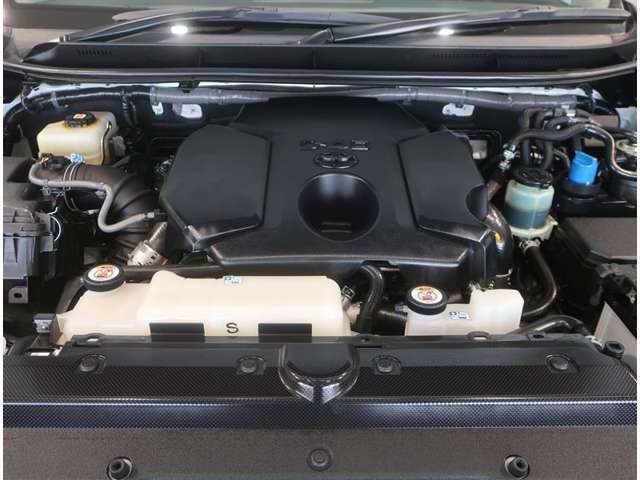 2800ccディーゼルエンジンです。