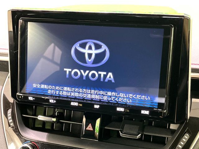 【大画面ナビ】人気の大型9インチナビを装備。存在感のある大画面はインパクト大！ナビ利用時のマップ表示は見やすく、テレビやDVDは臨場感がアップ！いつものドライブがグッと楽しくなります♪