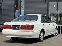 この角のあるボディーがお好きな方も多いですね！走行距離たったの6万キロと少なくエンジンも異音無く上々です！後期型になりテールも美しくなりました