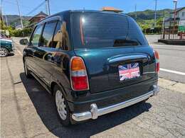 5面スモーク付きのミラジーノになります。日差しを軽減してくれます！