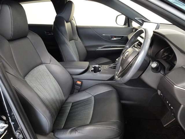 高いホールド性で運転姿勢が安定します。長距離ドライブでも疲れにくいのが魅力です♪