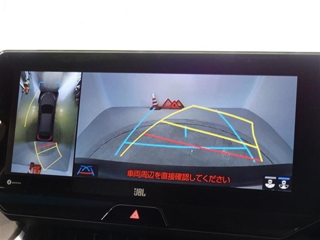 バックガイドモニターを装備してます、車庫入れもラクラクです。パノラミックビューモニターを搭載しています、上からの画像も表示されます。