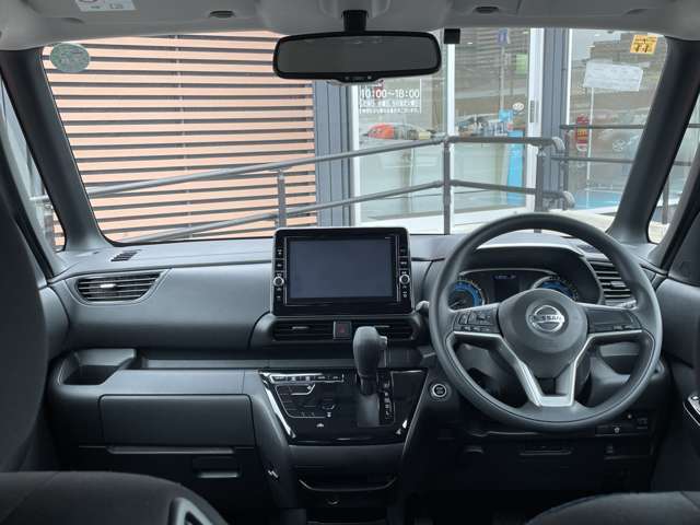 運転席も視界がよく小回りの効く車となっておりますので安心して運転が出来ます。
