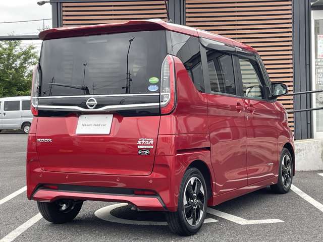 ルークスはゆとりの室内区間。小さいお子様であれば、車内でもお着替えが可能です