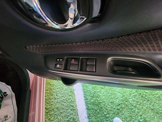 納車時は多項目を細部まで点検・整備します。資格を持ったプロのスタッフがお待ちしております