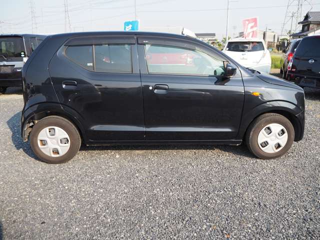 通勤やお買い物に活躍しそうなお車です。