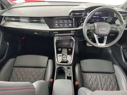 Audiのインテリアはエクステリア同様、優れたデザイン性とクオリティ、そして機能性を兼ね備えております。