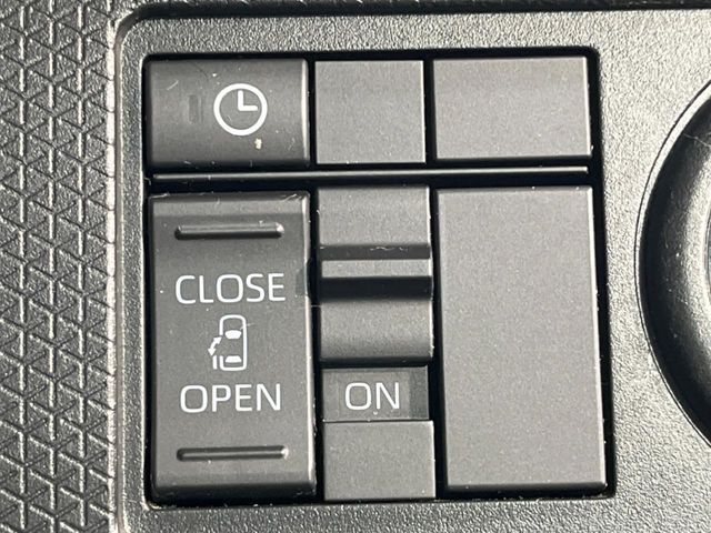 【パワースライドドア】スマートキーや運転席のスイッチでスライドドアの開閉が可能♪電動だから力を入れてドアを開ける必要が無く、小さいお子様でも、重い荷物を持っている時もラクに開け閉めできます♪