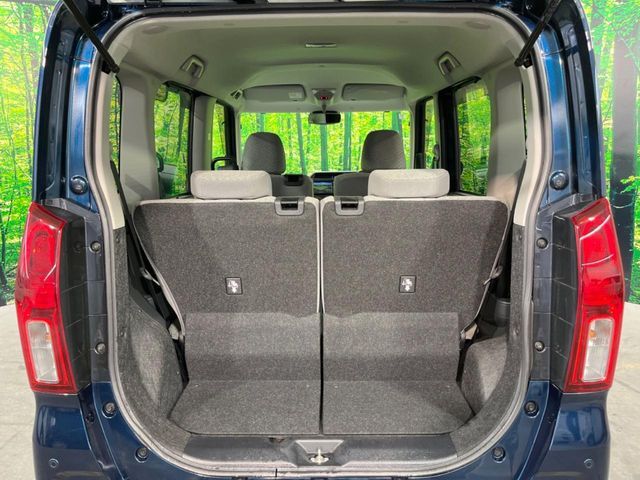 普段のお買い物や通勤、送迎等に十分な荷室スペースを確保しております。セカンドシートを倒すと、大きな荷物の積載も可能です♪