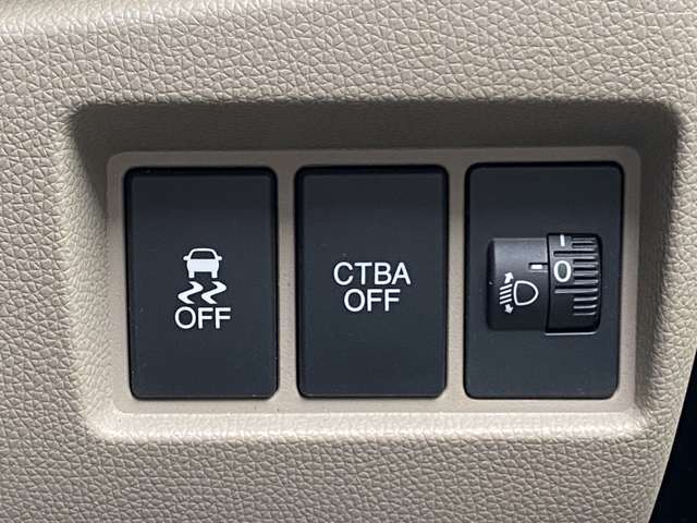 衝突軽減ブレーキ搭載されてます！不注意やいざという時にあなたを守ってくれるお守りみたいな存在です！