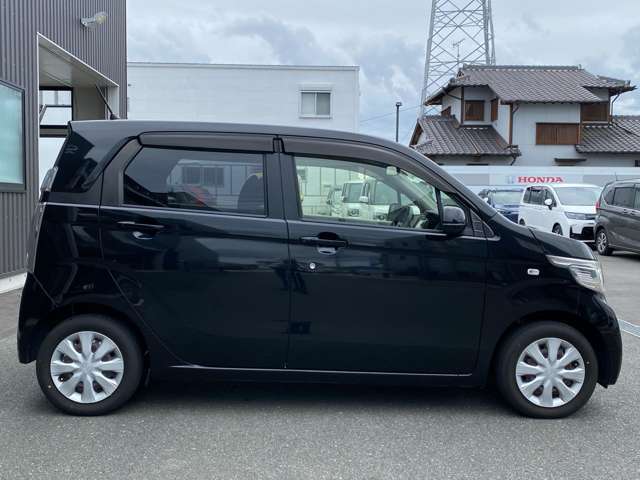 軽自動車はなによりその手軽さが魅力、狭い道でもスイスイ走れてさらに税金などの維持費も抑えられるので、初心者の方はもちろんセカンドカーとしても、オススメですよ。