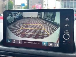 【バックカメラ】駐車時に後方がリアルタイム映像で確認できます。大型商業施設や立体駐車場での駐車時や、夜間のバック時に大活躍！運転スキルに関わらず、今や必須となった装備のひとつです！
