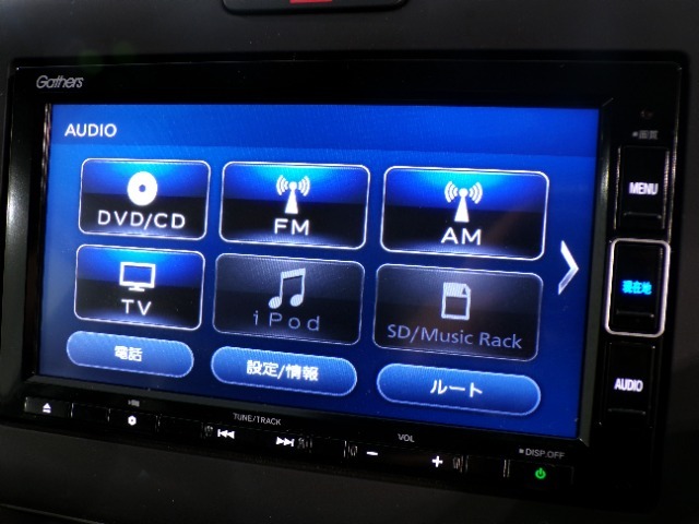 CD、DVD、Bluetooth、AM、FM、AUX、スマートフォン接続ができます。