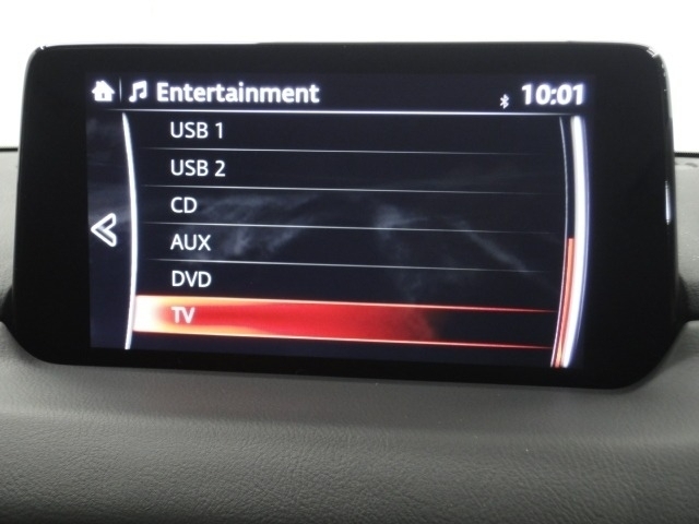 Bluetoothに接続することで、スマートフォンに入っている音楽アプリを車内で楽しめたり、通話が出来ます♪