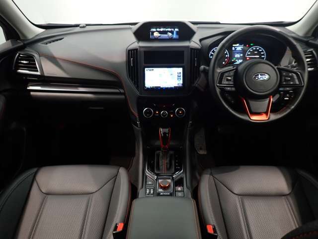 当店の禁煙車両は、スタッフ2人以上で確認し、タバコの匂いが無いものを【禁煙車】として扱っています。(アレルギーや敏感な方は現車確認時にご確認下さい。)