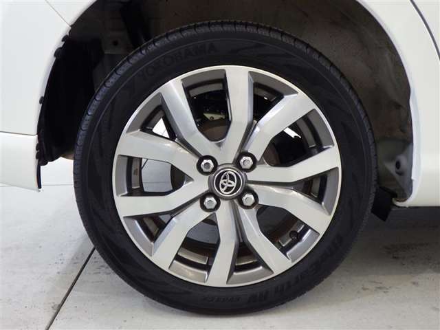 トヨタ認定中古車保証付！（1年間、距離無制限　HV車はHV保証付）　別途延長保証もご用意しております♪　ぜひ現車を確認にご来店ください